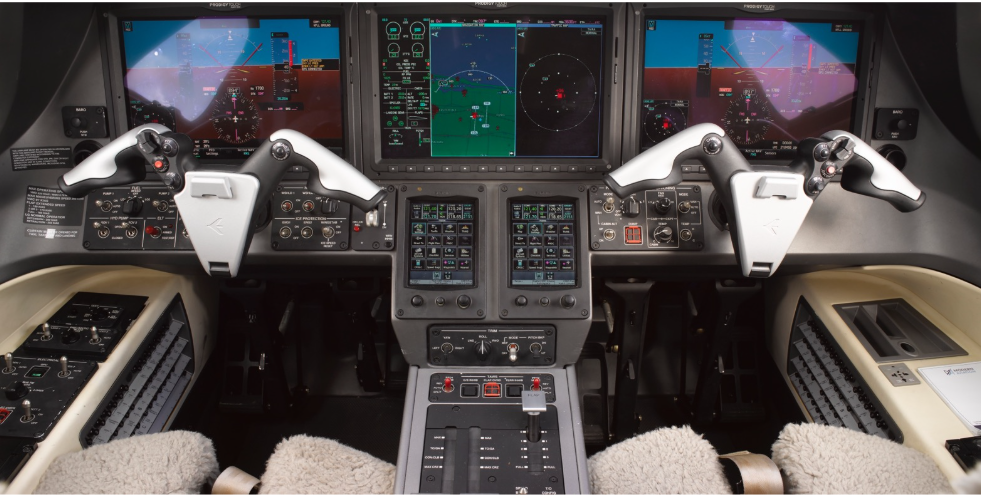EMBRAER PHENOM 300 2013
