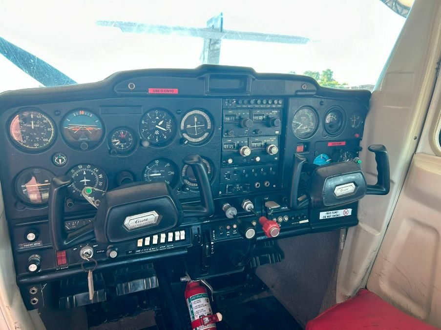 CESSNA 150M 1976 CESSNA 150M 1976