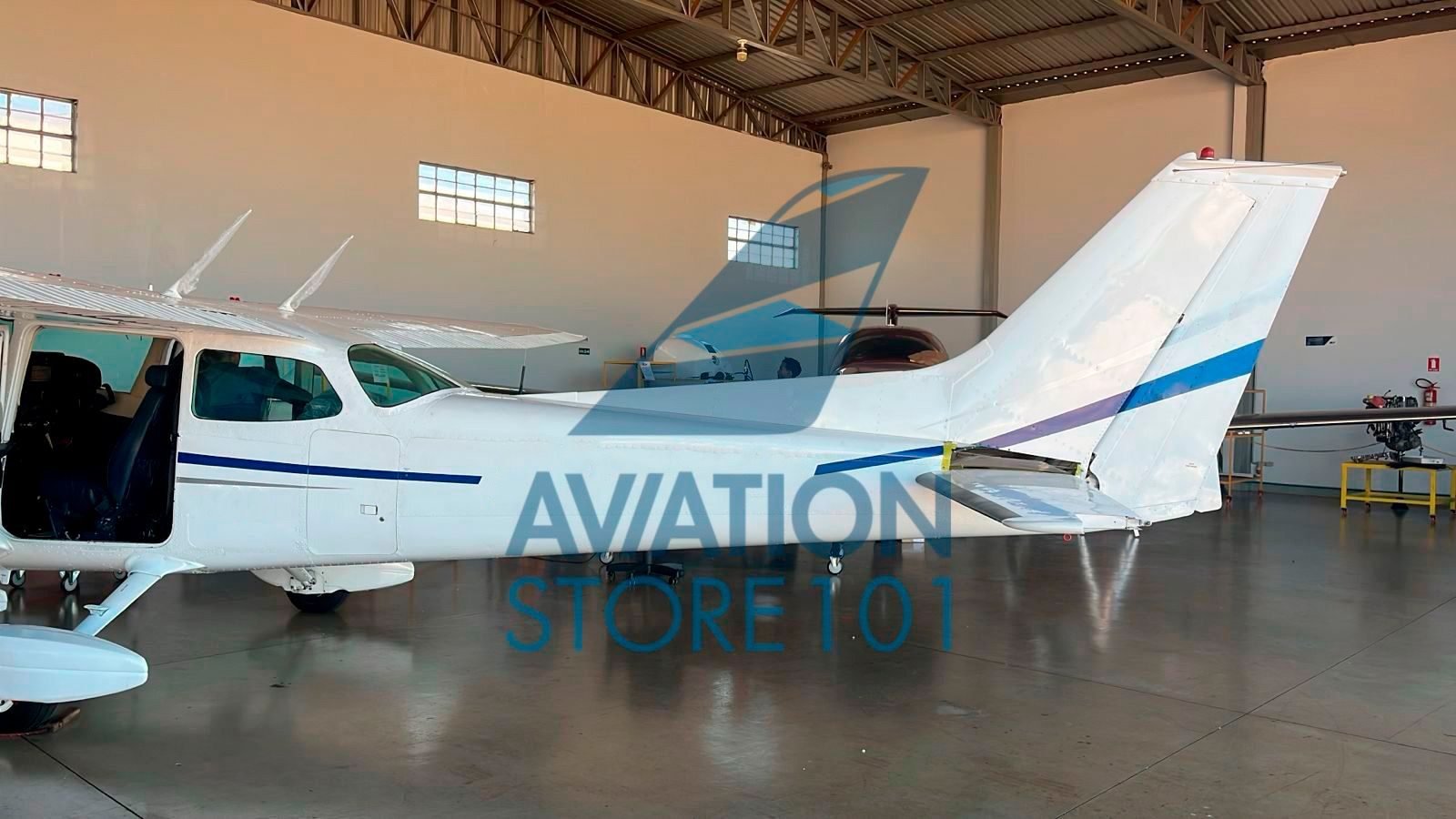 CESSNA 172M 1974 CESSNA 172M 1974