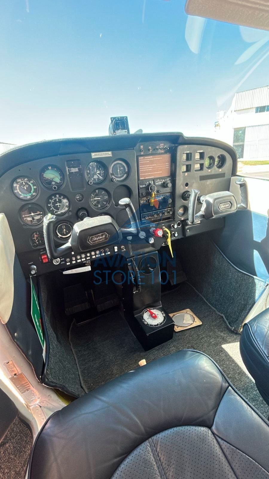 CESSNA 172M 1974 CESSNA 172M 1974