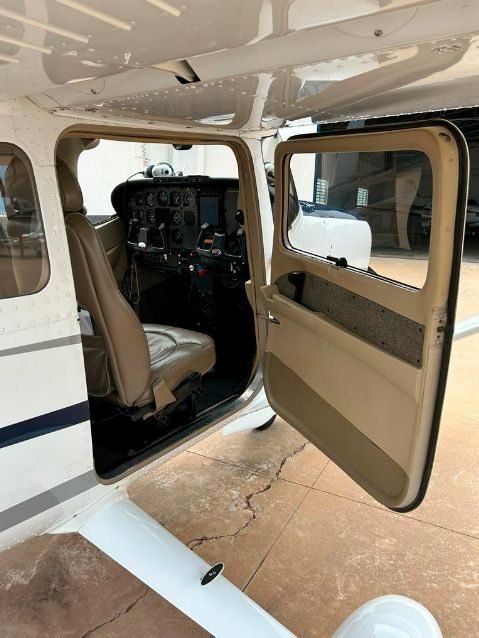 CESSNA 182T 2003