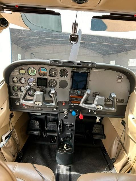 CESSNA 182T 2003