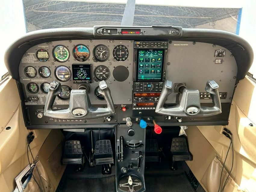 CESSNA 182T 2003