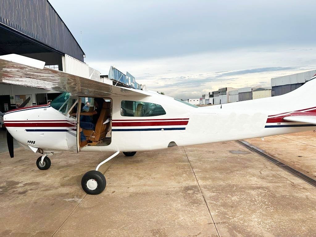 CESSNA 210N 1979 CESSNA 210N 1979