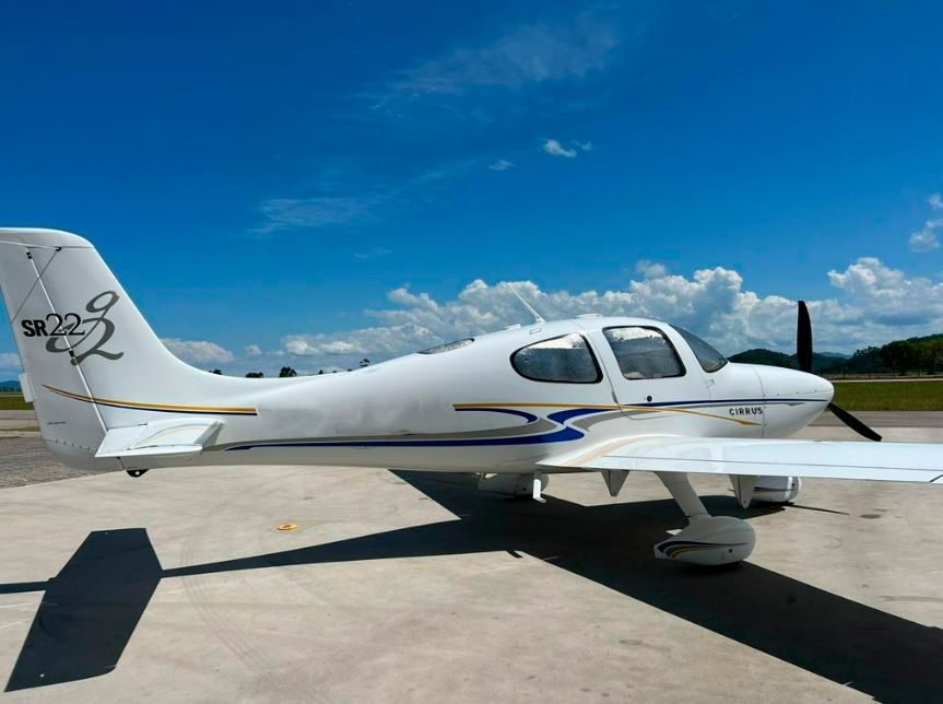 CIRRUS SR22 2005