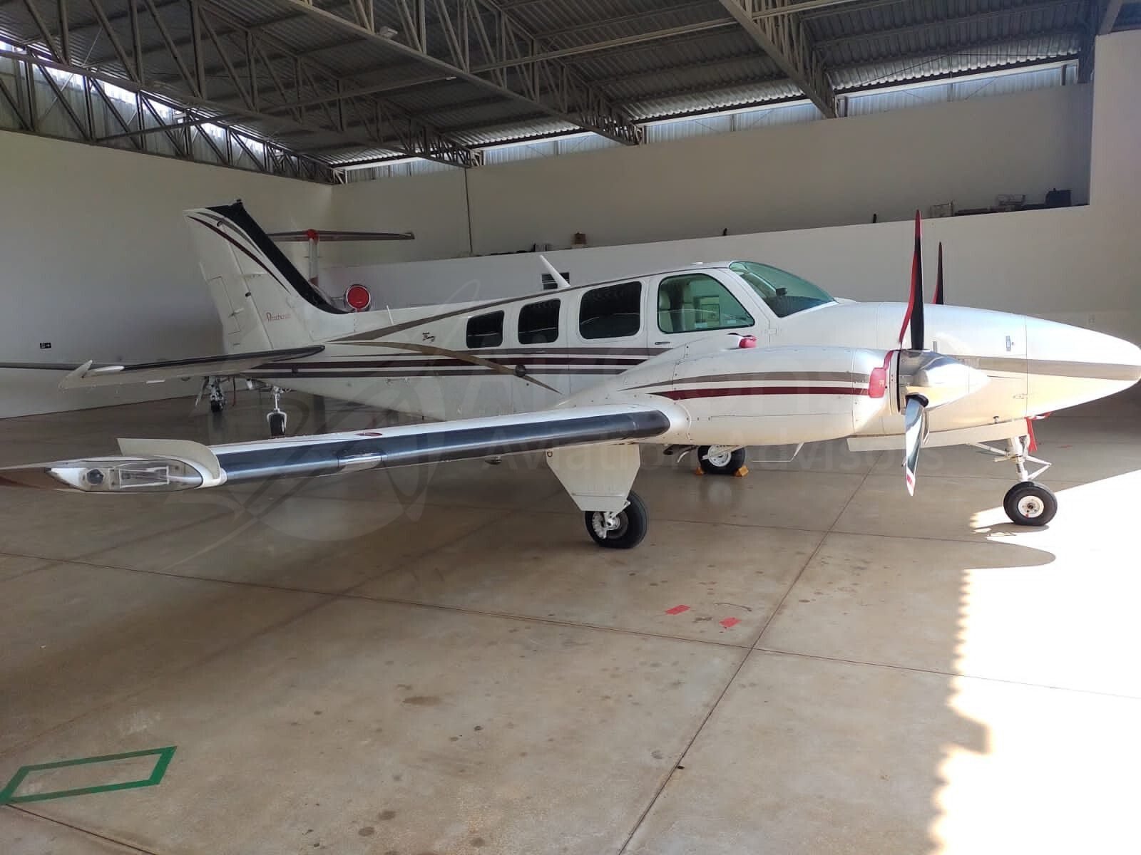 BEECHCRAFT BARON B58 1999