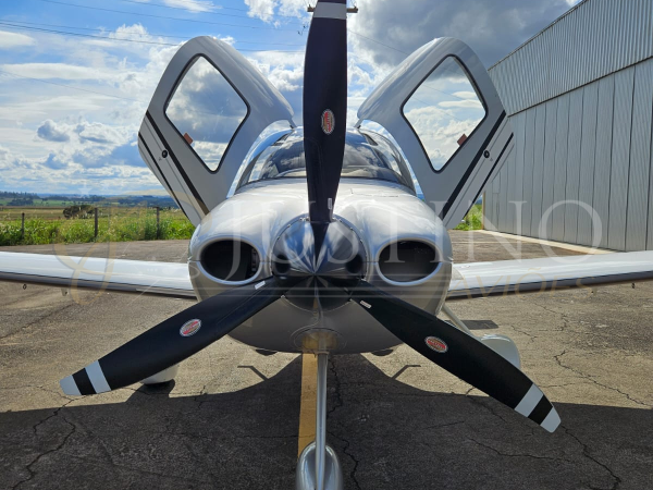 CIRRUS SR22 G3 GTS 2007