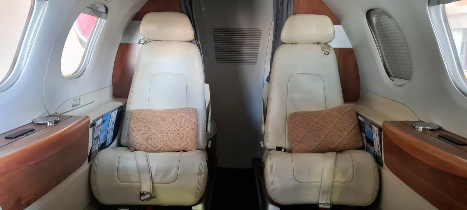 EMBRAER PHENOM 100 2009 À VENDA EMBRAER PHENOM 100 2009 À VENDA