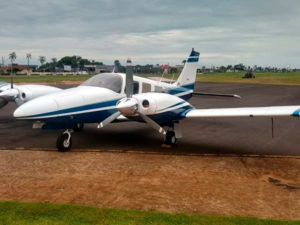 EMBRAER SENECA III EMB-810D 1989