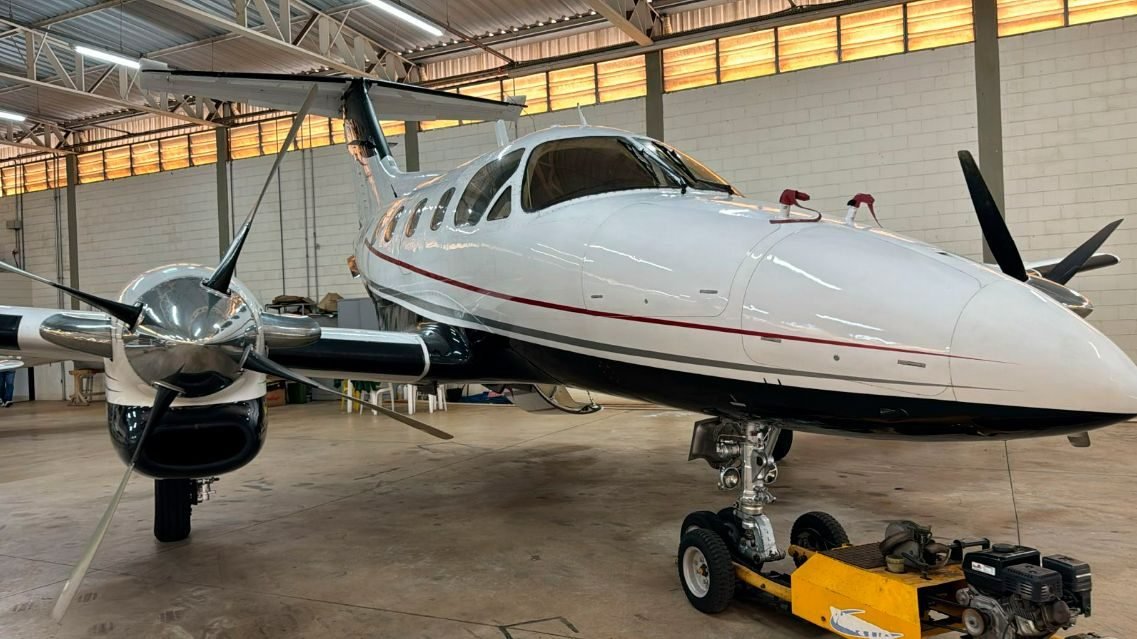 EMBRAER XINGU II EMB-121A1 1980 EMBRAER XINGU II EMB-121A1 1980