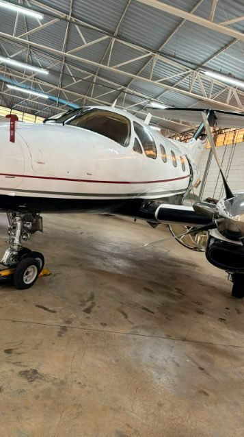 EMBRAER XINGU II EMB-121A1 1980 EMBRAER XINGU II EMB-121A1 1980
