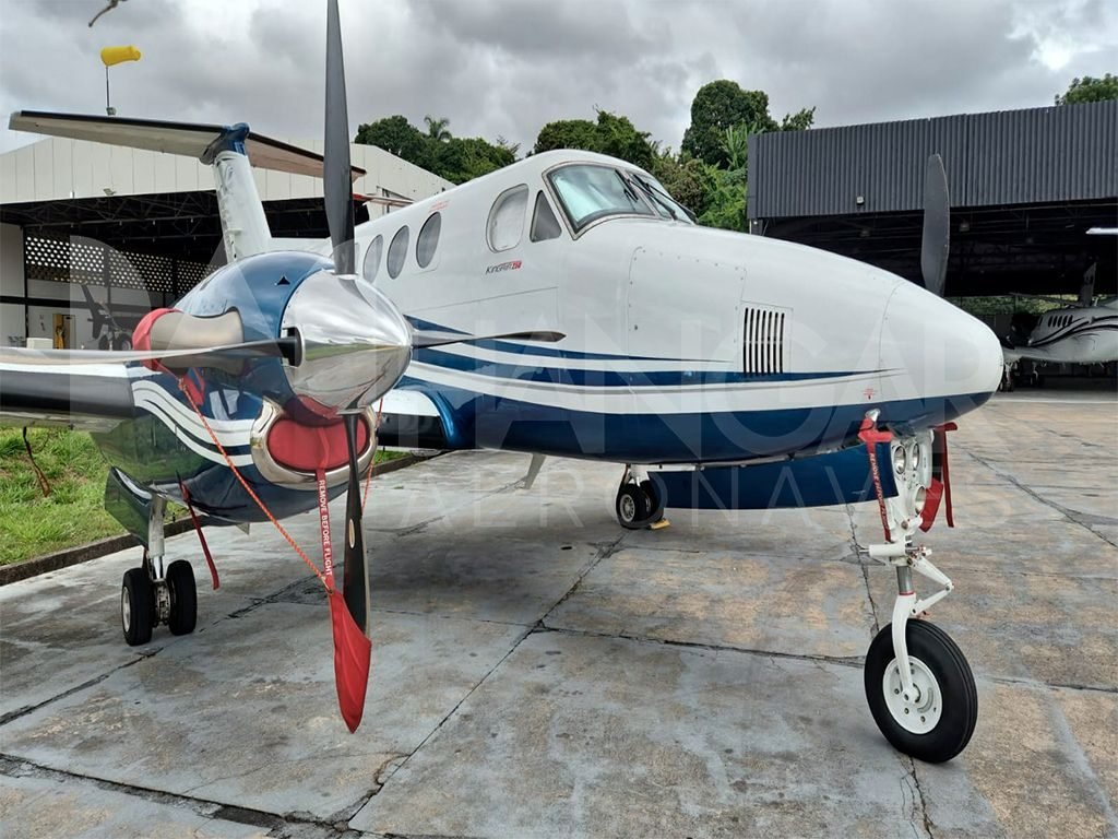 BEECHCRAFT KING AIR 250 2015 BEECHCRAFT KING AIR 250 2015
