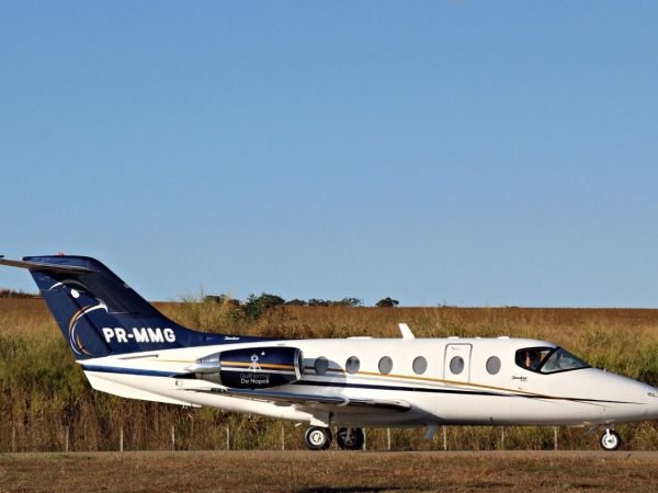 Hawker 400A compartilhado