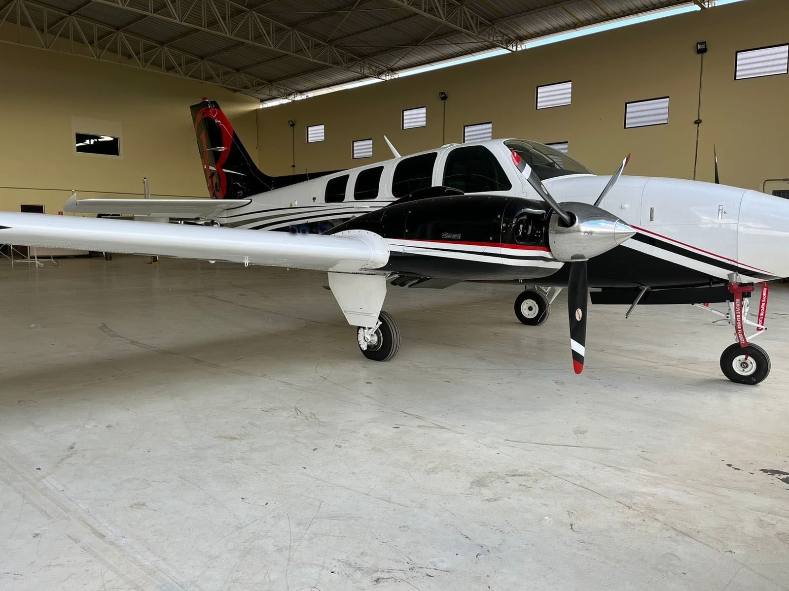 BEECHCRAFT BARON B58 1987