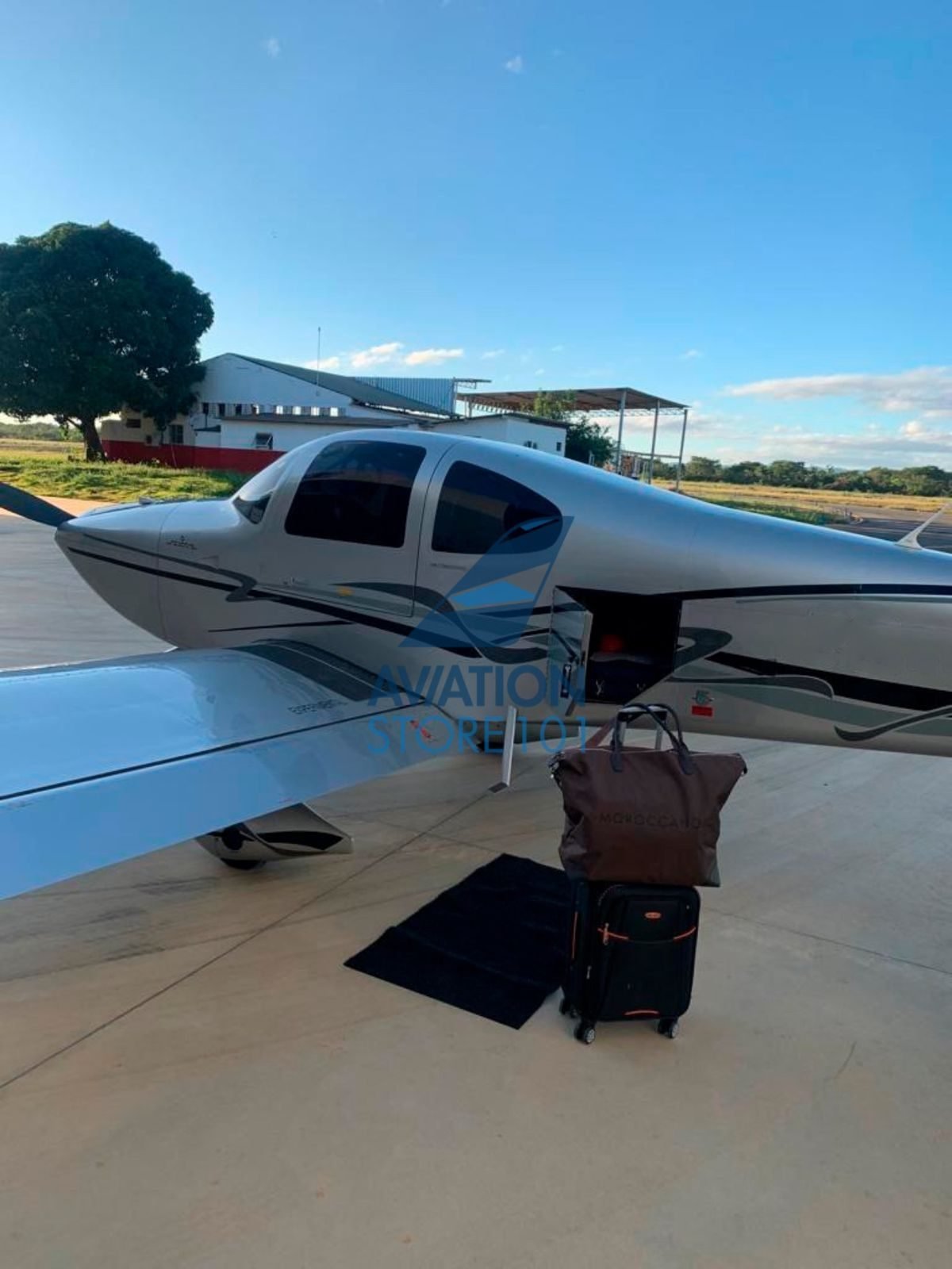 FLYER RV-10 2012 FLYER RV-10 2012