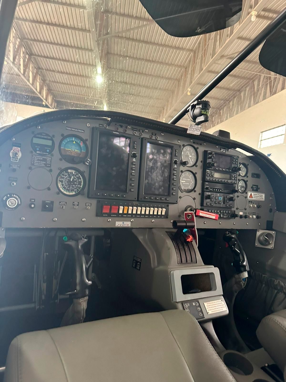 FLYER RV-10 2013 FLYER RV-10 2013