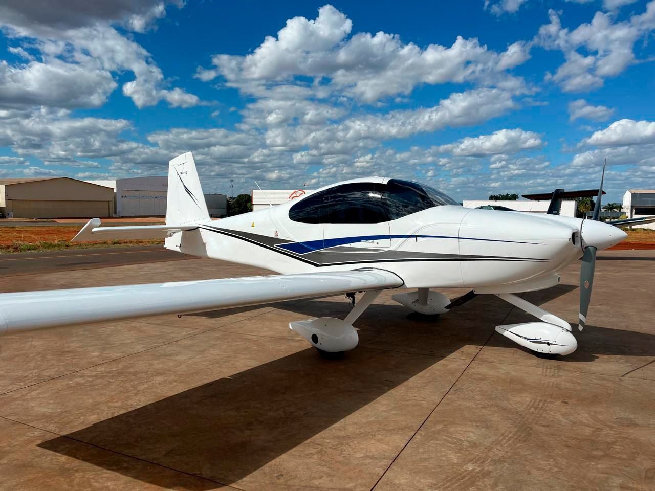 FLYER RV-10 2013 FLYER RV-10 2013