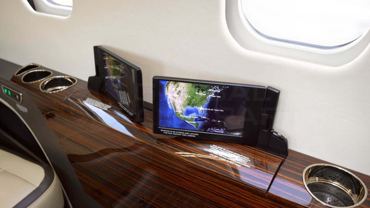 BOMBARDIER LEARJET 70 2014 À VENDA BOMBARDIER LEARJET 70 2014 À VENDA