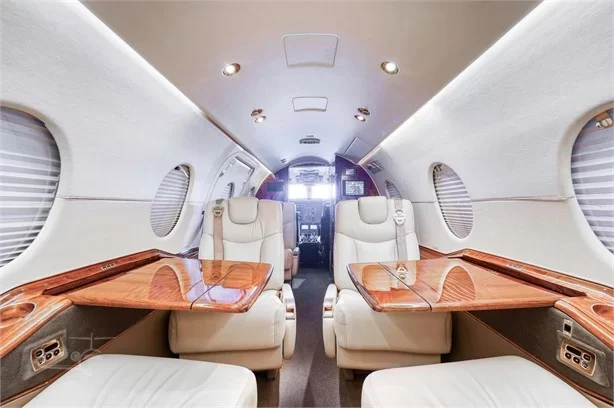 HAWKER 400XP 2004