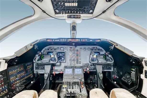 HAWKER 400XP 2004