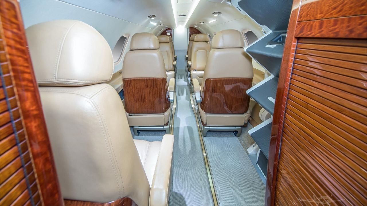 EMBRAER PHENOM 300 2012 EMBRAER PHENOM 300 2012