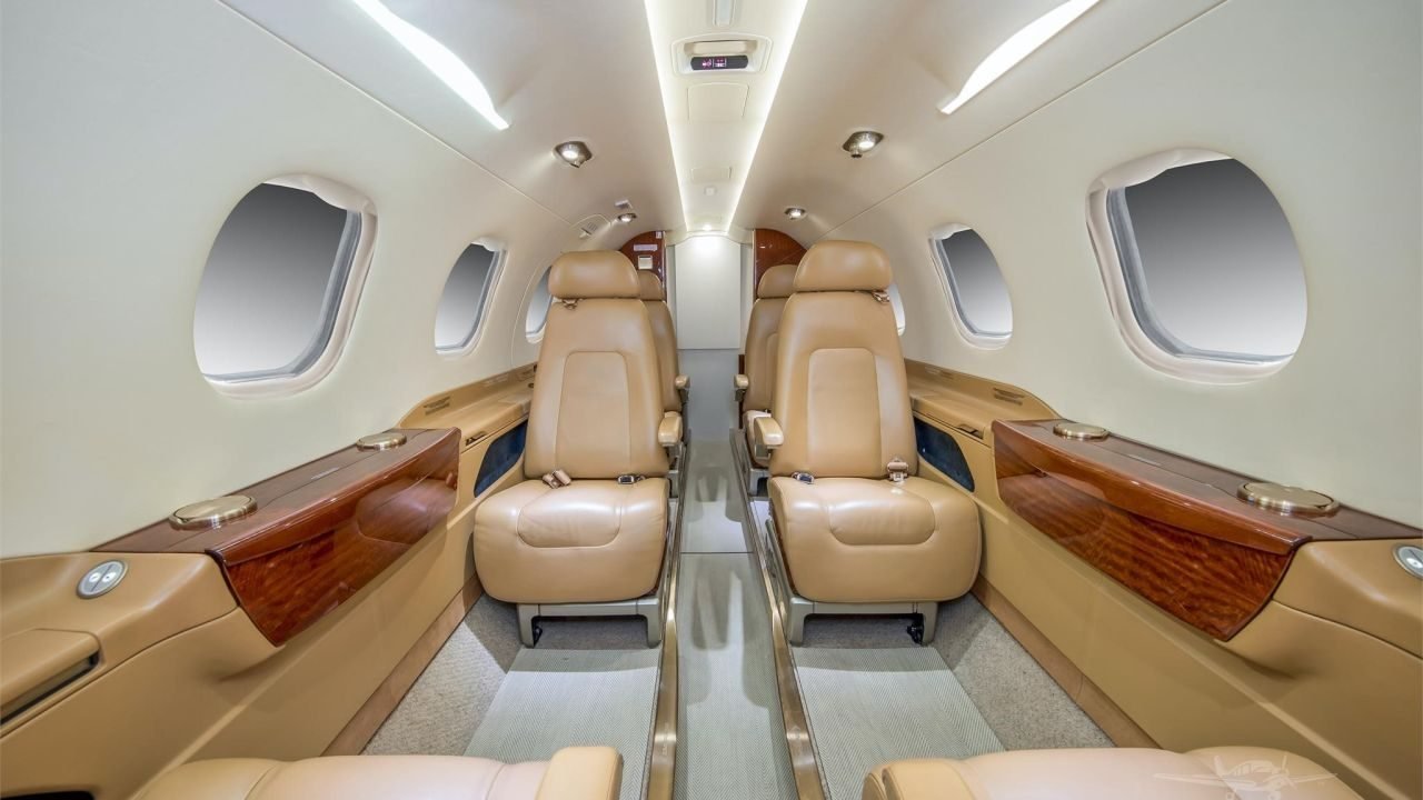 EMBRAER PHENOM 300 2012 EMBRAER PHENOM 300 2012