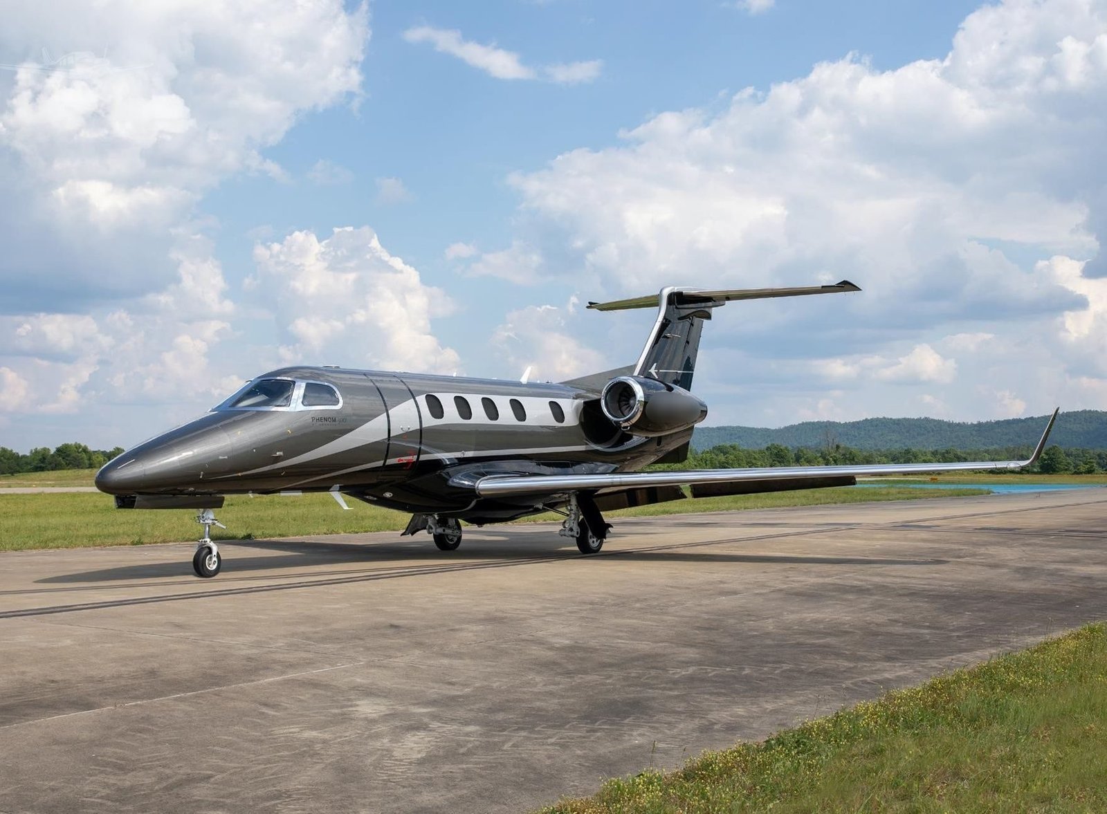 EMBRAER PHENOM 300 2012 EMBRAER PHENOM 300 2012