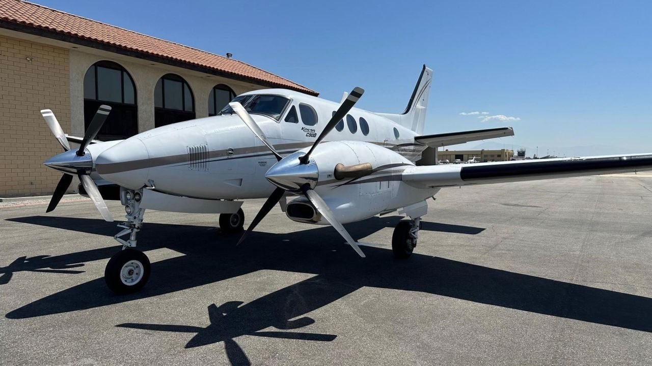 BEECHCRAFT KING AIR C90B 1998 BEECHCRAFT KING AIR C90B 1998