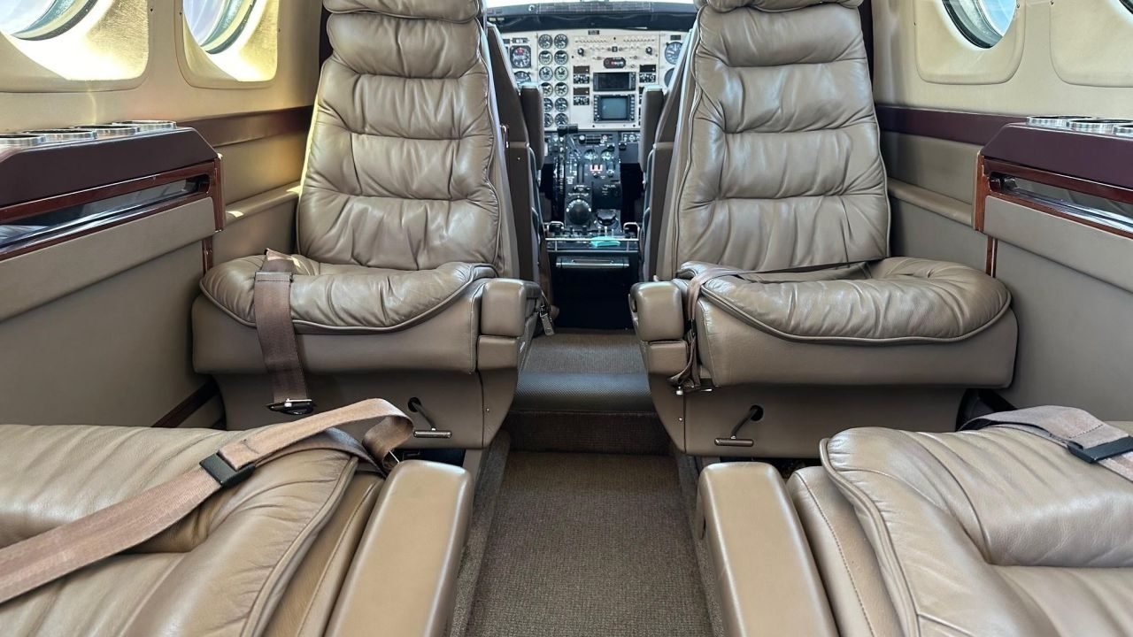 BEECHCRAFT KING AIR C90B 1998 BEECHCRAFT KING AIR C90B 1998