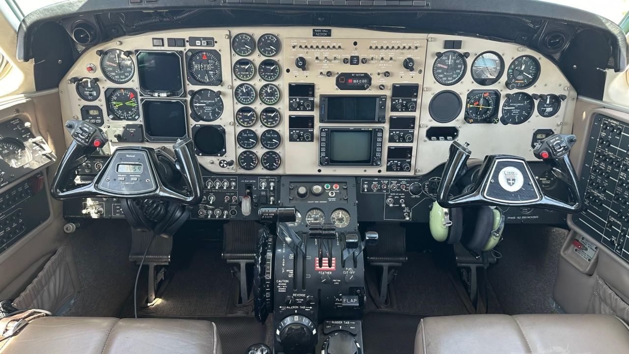 BEECHCRAFT KING AIR C90B 1998 BEECHCRAFT KING AIR C90B 1998