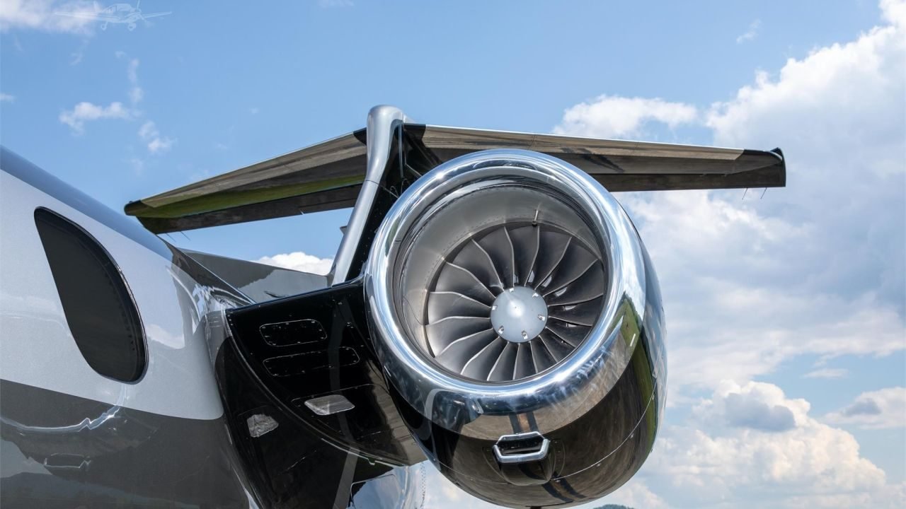 EMBRAER PHENOM 300 2012 EMBRAER PHENOM 300 2012