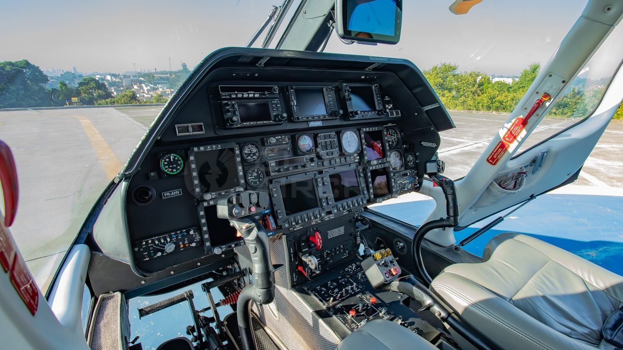 AGUSTA A109S GRAND 2009 AGUSTA A109S GRAND 2009