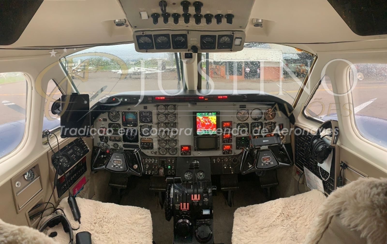 KING AIR C90A 1990 KING AIR C90A 1990