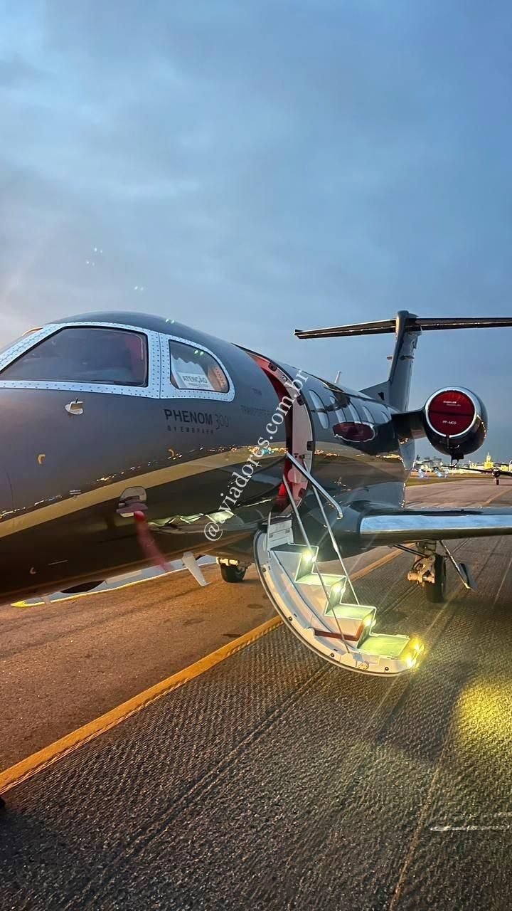 EMBRAER PHENOM 300 2013 EMBRAER PHENOM 300 2013