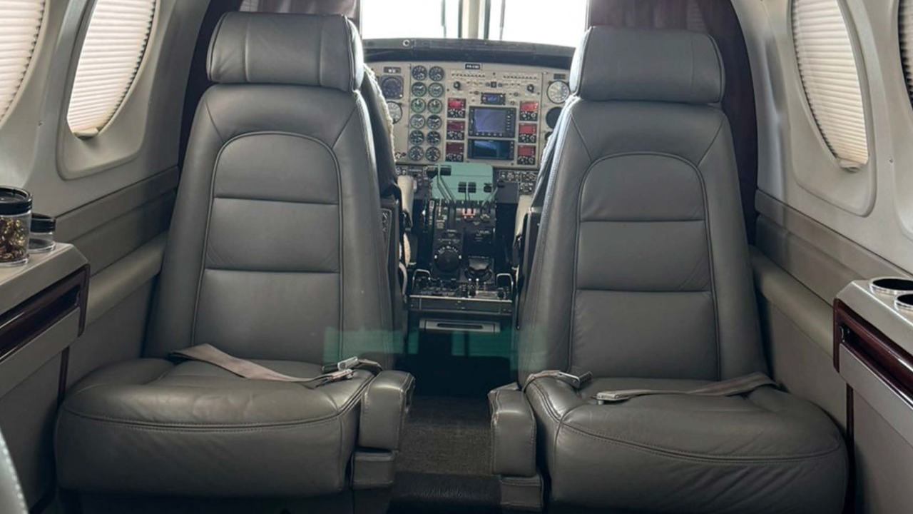 BEECHCRAFT KING AIR C90B 2004 BEECHCRAFT KING AIR C90B 2004