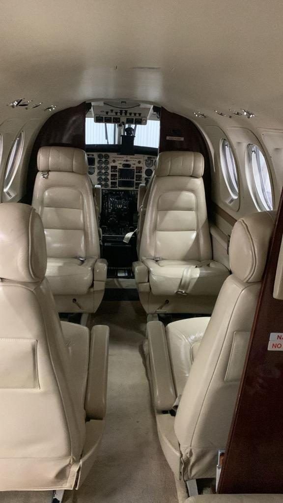 BEECHCRAFT KING AIR C90B 2004 BEECHCRAFT KING AIR C90B 2004
