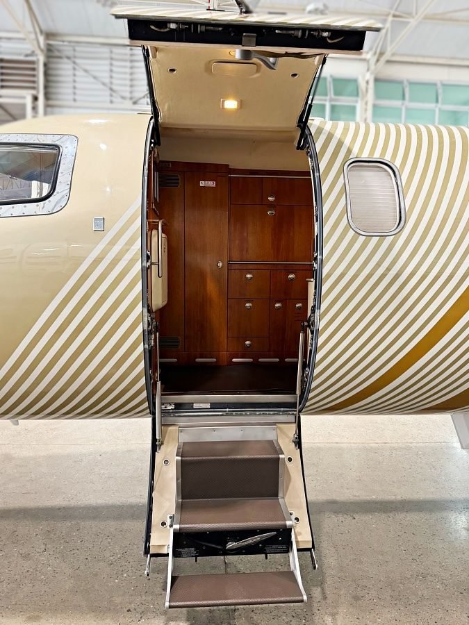 BOMBARDIER LEARJET 40 2005 BOMBARDIER LEARJET 40 2005