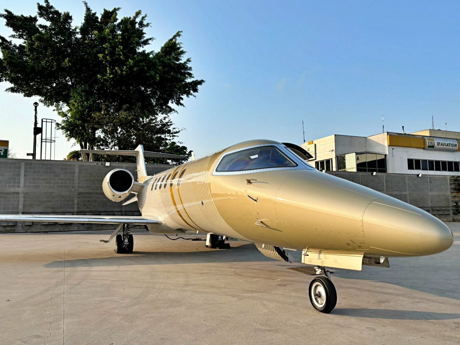 BOMBARDIER LEARJET 40 2005 BOMBARDIER LEARJET 40 2005