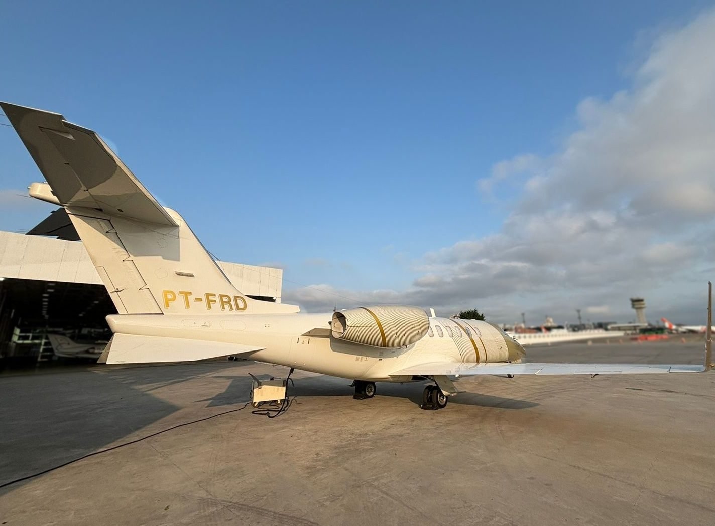 BOMBARDIER LEARJET 40 2005 BOMBARDIER LEARJET 40 2005