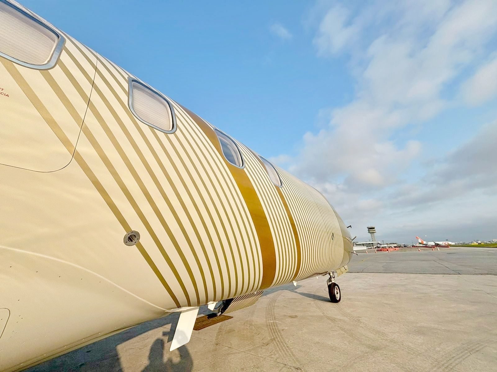 BOMBARDIER LEARJET 40 2005 BOMBARDIER LEARJET 40 2005