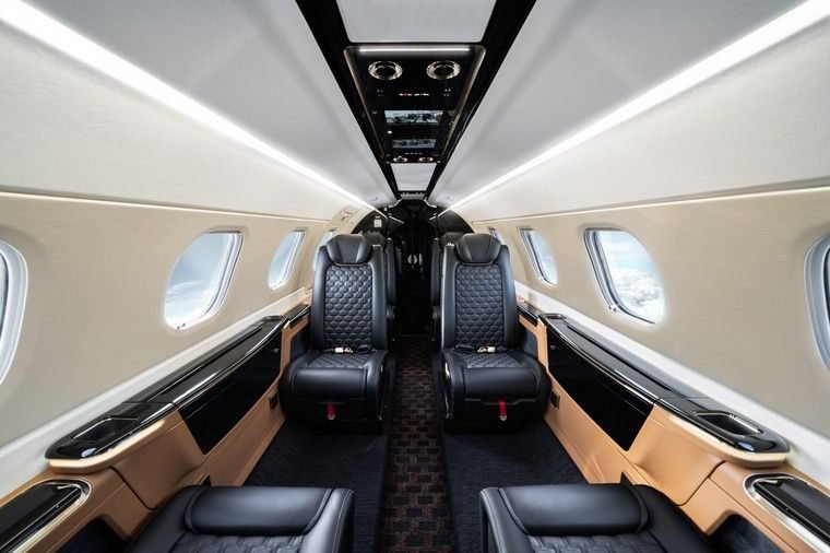 EMBRAER PHENOM 300E 2018 À VENDA EMBRAER PHENOM 300E 2018 À VENDA