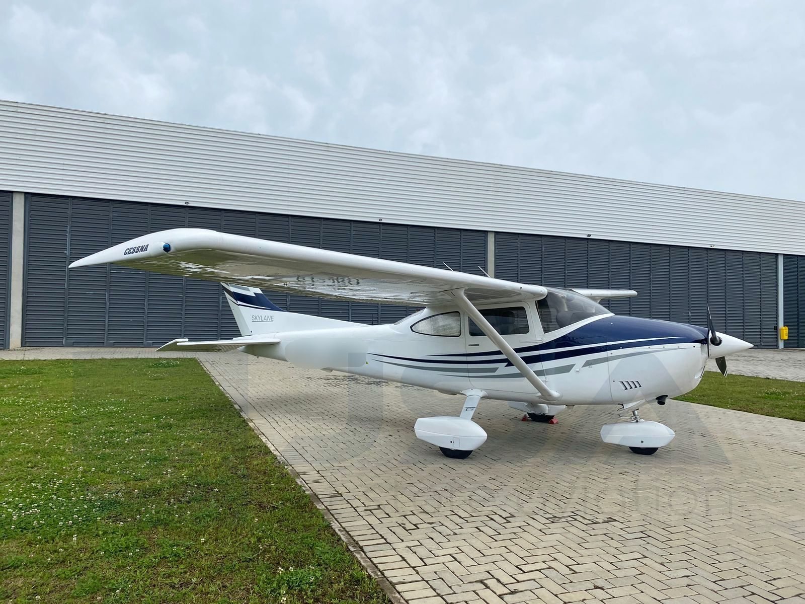 CESSNA 182P 1974 CESSNA 182P 1974