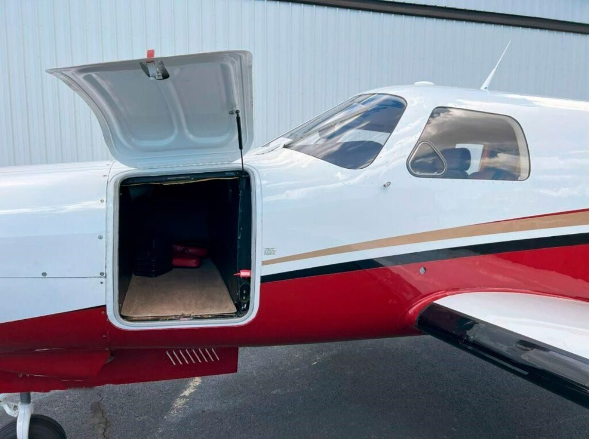 PIPER MALIBU MIRAGE PA-46-350P 1985 PIPER MALIBU MIRAGE PA-46-350P 1985