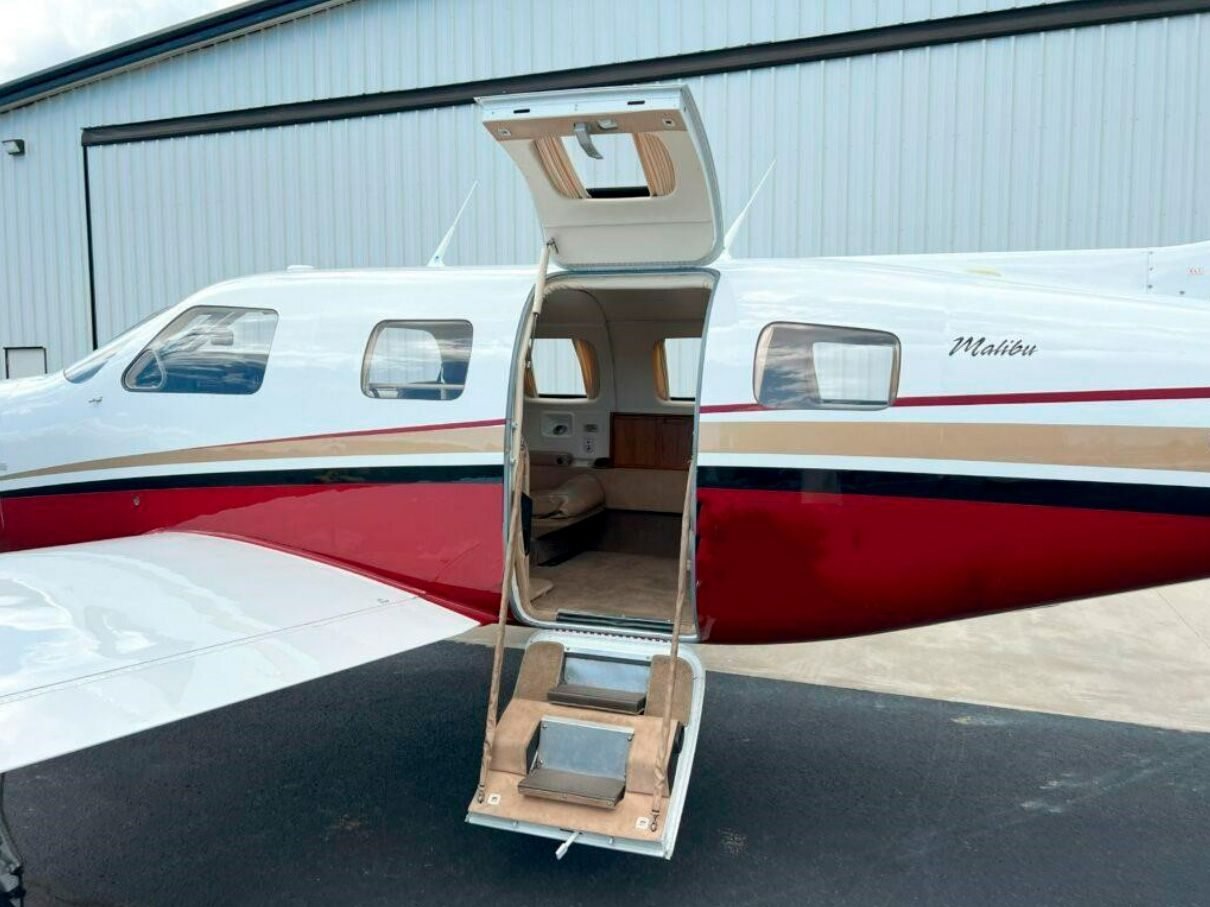 PIPER MALIBU MIRAGE PA-46-350P 1985 PIPER MALIBU MIRAGE PA-46-350P 1985