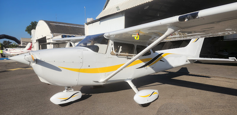 CESSNA AIRCRAFT C172R 2000