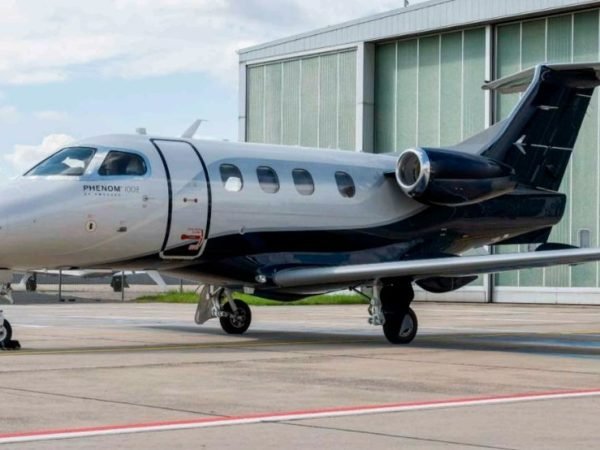 JATO EMBRAER PHENOM 100E 2016 À VENDA