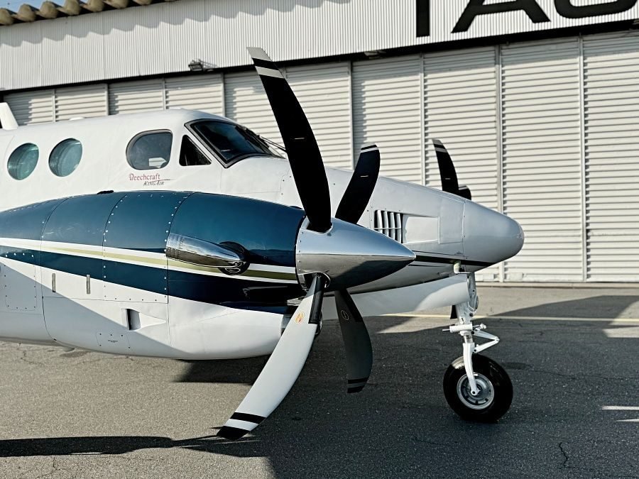 BEECHCRAFT KING AIR C90A 1990 BEECHCRAFT KING AIR C90A 1990