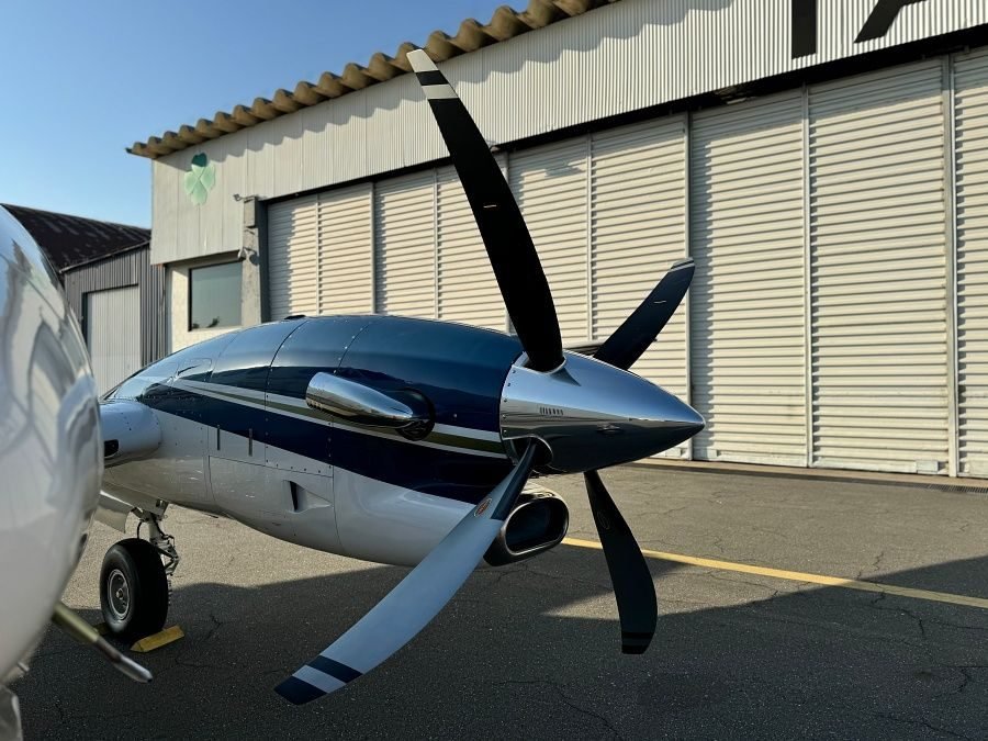 BEECHCRAFT KING AIR C90A 1990 BEECHCRAFT KING AIR C90A 1990