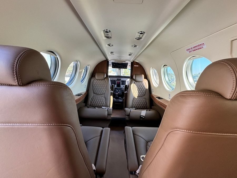 BEECHCRAFT KING AIR C90A 1990 BEECHCRAFT KING AIR C90A 1990