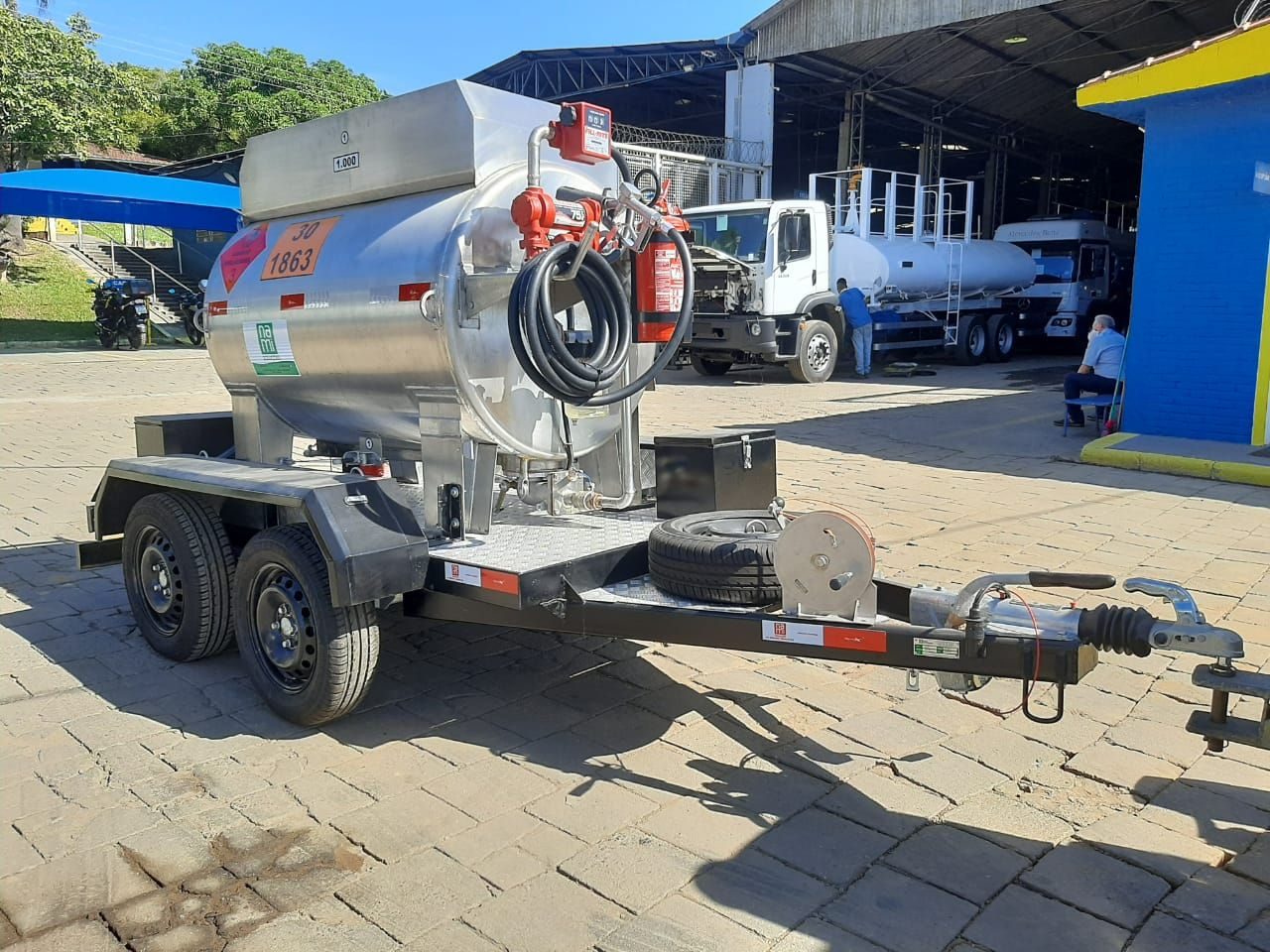 Carretinha tanque de combustível Metálico/Inox – 500 a 3500 litros